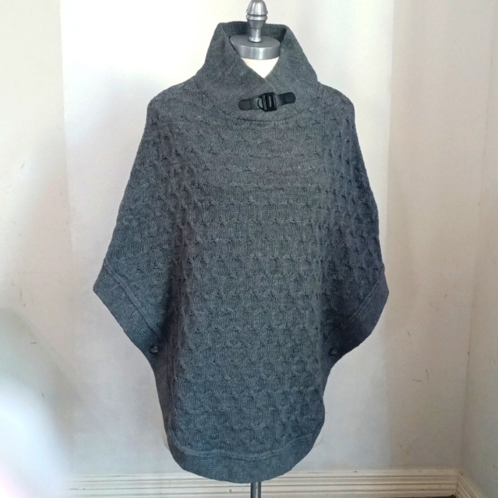 NWT Women's Chiaramente Italian Wool Blend Armhole Poncho Shawl Sweater One Size